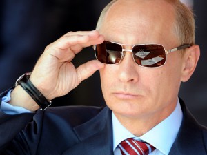 Путин си намали заплатата с 10%