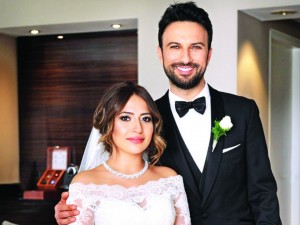 Турската попзвезда Таркан се ожени на брега на Рейн пред 100 души 