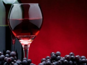 Червеното вино пази от кариеси