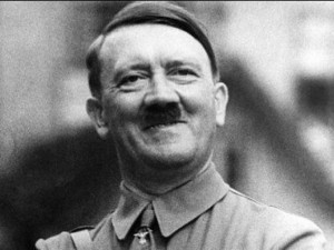Двойник на Хитлер броди из родния му град
 
