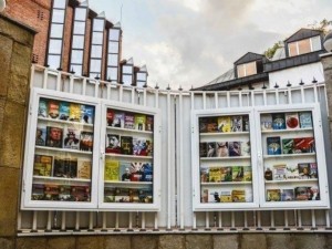 
Сензация за Великден! Уникална разпродажба на книги в центъра на София - хитови заглавия на шокиращо ниски цени


