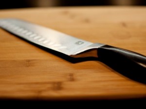 Дъщеря нападна с нож майка си
 