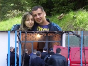 Кървави убийства и кланета в блок на ужасите в Пловдив
 