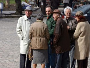 Решават до 20 март за надбавки към пенсиите