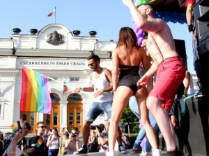 Джендърите и гейовете при социализма бяха в Белене