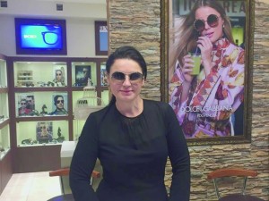 Ани Салич с очила за 650 лева
 