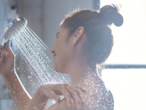Къпането повече от 8 минути ни състарява
