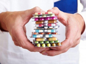 Министър Хинков: ​Евтини лекарства трайно изчезват от пазара
