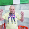 92-годишен отвя конкуренцията на турнир по плуване
 