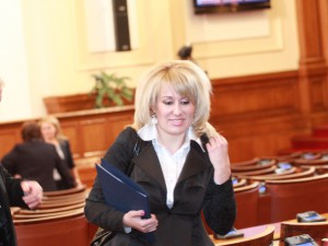 Баракова влезе в комисията "Сидеров"