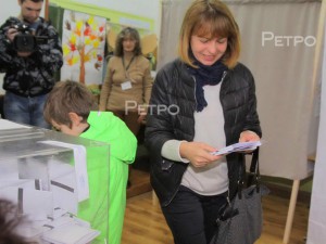 Фандъкова vs. Мирчев: Вотът им в снимки