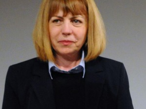 Фандъкова поискала от ЦИК повече хора в Общинската избирателна комисия, отказали й