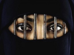 Робиня на "Ислямска държава": Гардове на главатар ме изнасилваха цяла нощ