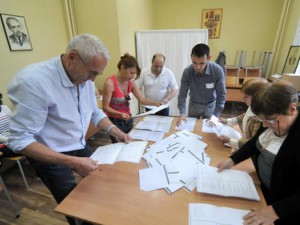 Двама  столетници  гласуват  днес  в  Благоевград