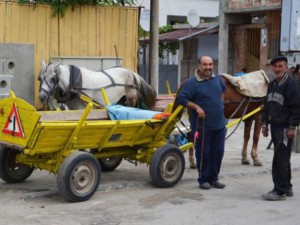 Бисери от вота: Ромите в Сливен са против "електрическото гласуване"