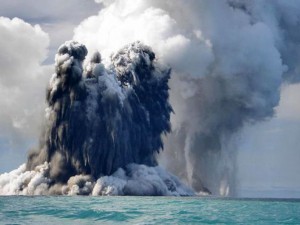 Очевидци заснеха уникални кадри от изригването на вулкан в Азовско море 