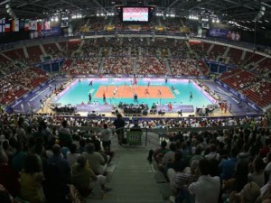 Хиляди атакуват зала Армеец с надежда за билети за волейбола