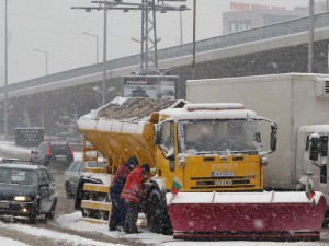 Вадят снегорините в София