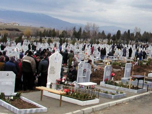 Местата на софийските гробища свършват до Нова година
