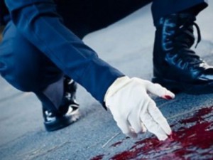 Кървав бой за пари: Шеф наръга работник с нож в гърба!
 