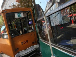 Променят движението на трамваите заради голямата катастрофа, задръстването е чак до Централна гара
 