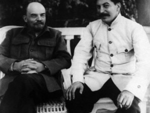 Шизофреникът Сталин избива милиони руснаци