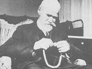 Тодор Влайков основава първата българска кооперация 
 