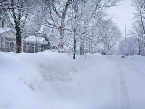 България в снежна клопка, леден ураган връхлита нощес от североизток