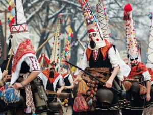Започна фестивалът на маскарадните игри "Сурва"