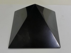 Черната пирамида пази от негативна енергия
 