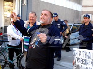 Долната инстанция - виновен, в панделата! Горната - невинен, да ни управлява!