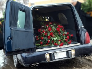 Траурна агенция размени телата на две починали баби