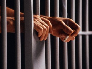 Три години затвор за полицай, поискал подкуп