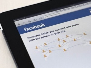 Гласят примка и за словото във „Фейсбук”