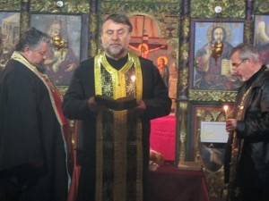Софийската митрополия най-сетне смени скандалния си служител в Самоков