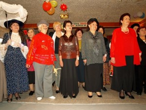 Пенсионери гласят конкурс „Мисис Дръзновение”