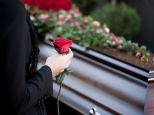 Погребална агенция кани клиенти с писма от отвъдното