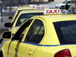 Таксиметровите шофьори от Пловдив на протест