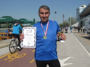 Васил Николов - Маратонеца на 65 г.: Маратонското бягане е особено жесток спорт!
 