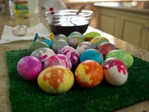 Опасни бои за яйца подлудяват децата