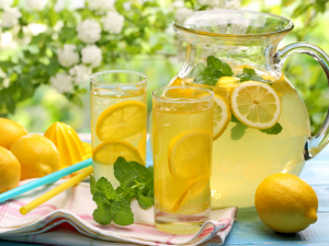 Лимонада за бели зъби и здрави кости