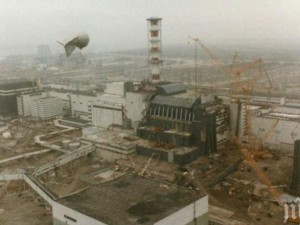 Чернобил отново ще сее смърт! Старият саркофаг около реактора на път да се срине
