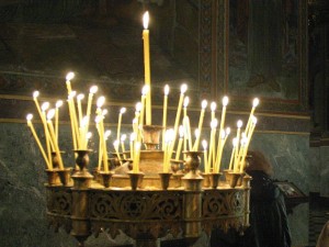 Скриха евтините свещи преди Възкресение