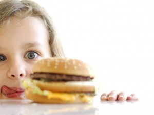 Децата дебелеят заради липса на хормони
