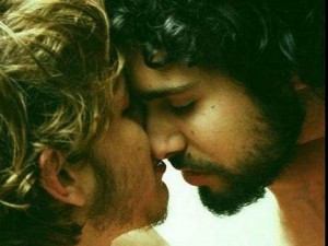 Мъжка целувка сложи цензура на спектакъл на „Клетниците”