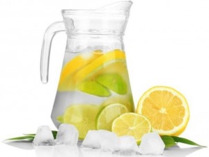 Защо е полезна лимоновата вода?