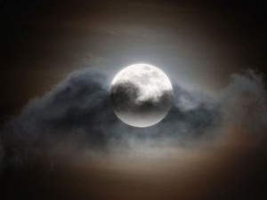 Луната "изчезва" тази нощ