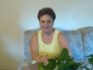 Жената Глас Надя Андреева цери рак по телефона