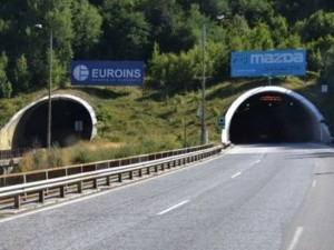 Министър Лиляна Павлова: Тунелът „Витиня” ще е готов напролет
 