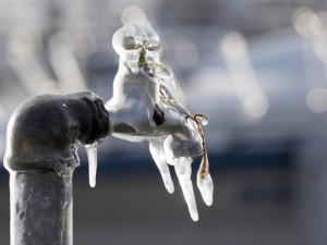 Как да предпазим тръбите и водомерите от замръзване